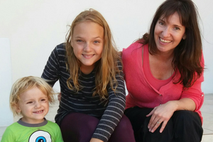 Lauren Kinghorn, Founder of Inspiring Mompreneurs with Benjamin (left) and Skyler (centre).